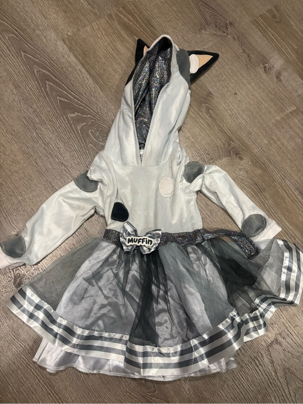 Bluey. Gray Muffin Cat Hooded Costume Dress. 3T-4T.
